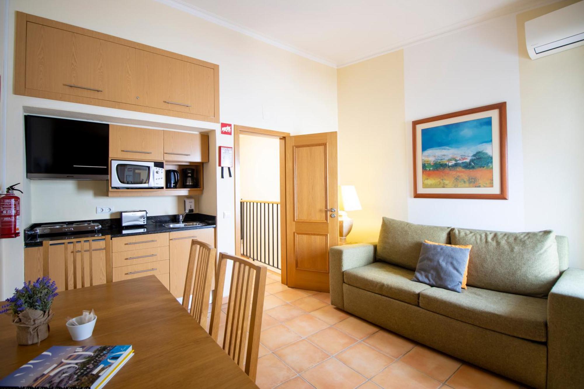 Отель Pestana Palm Gardens Карвоейру Экстерьер фото