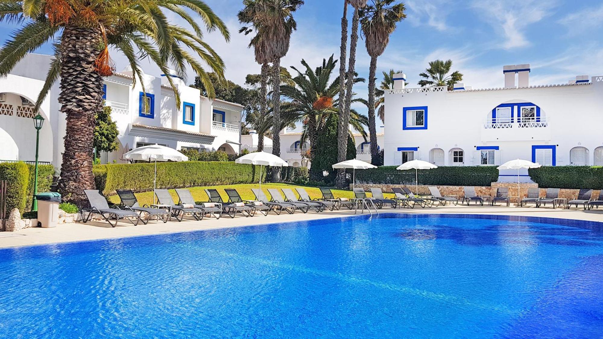 Отель Pestana Palm Gardens Карвоейру Экстерьер фото