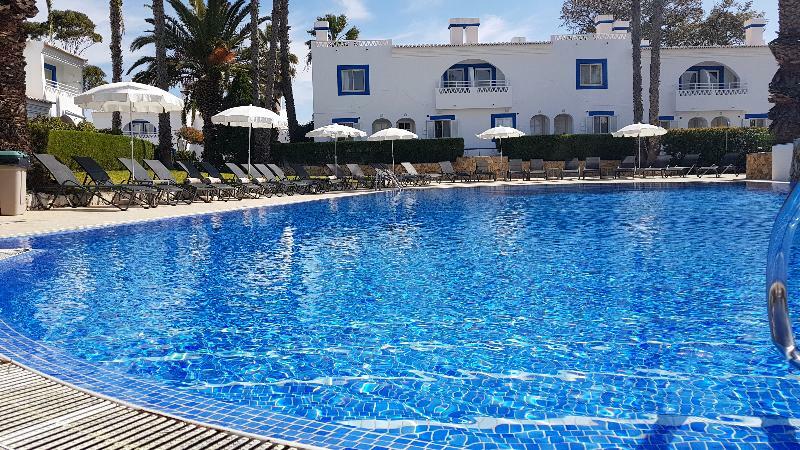 Отель Pestana Palm Gardens Карвоейру Экстерьер фото