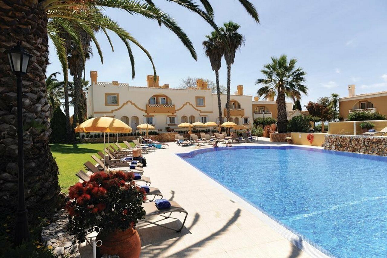 Отель Pestana Palm Gardens Карвоейру Экстерьер фото
