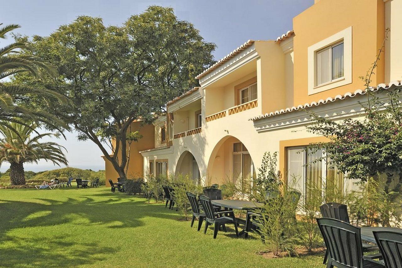 Отель Pestana Palm Gardens Карвоейру Экстерьер фото